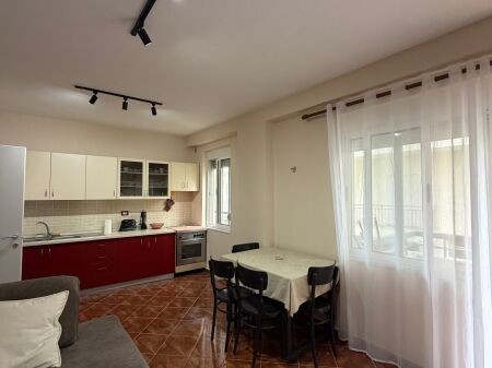 Shitet super apartament 1+1 tek Shkëmbi i Kavajës 🌊