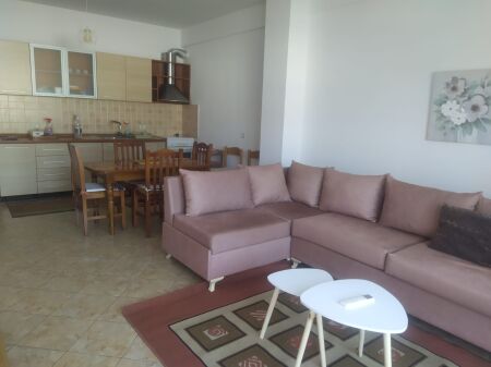 Apartament 1+1 me qira Rruga Riza Cerova Tirane