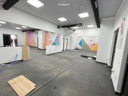 Ufficio in Affitto presso Farmacia 10 (ID BZ2881) Tirana