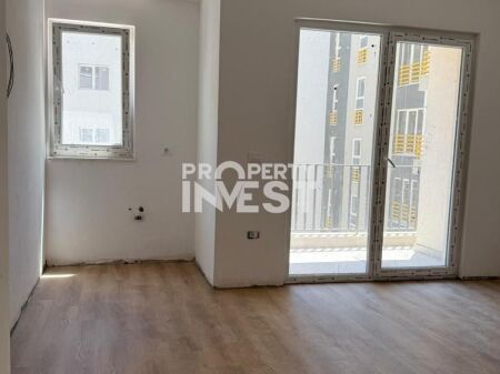 Ambient per zyra ne Laprak, Rruga Dritan Hoxha