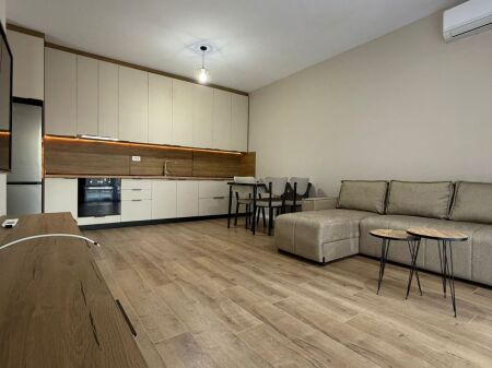 Jepet me qera  Apartament 1+1, Univers City