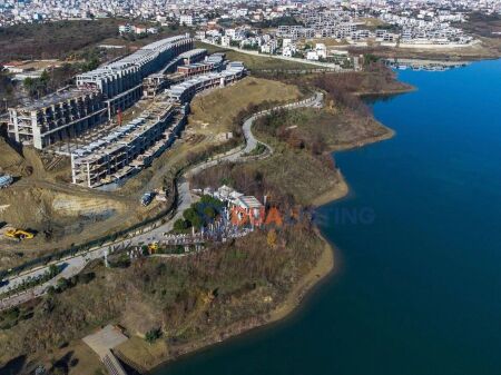 In vendita Duplex "Swan Lake Residence". Lago di Farka