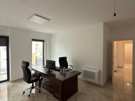 Apartament 2+1 per zyra Rrg Karl Gega