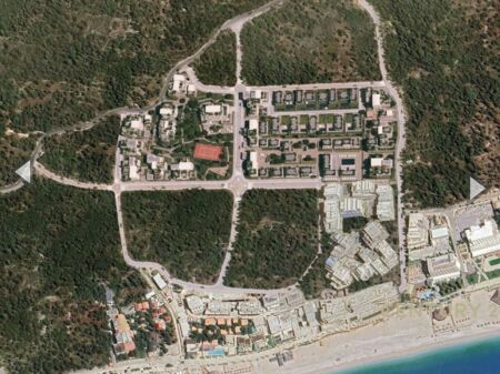 Shitet apartament 1+1 pamje deti Square Village Dhermi