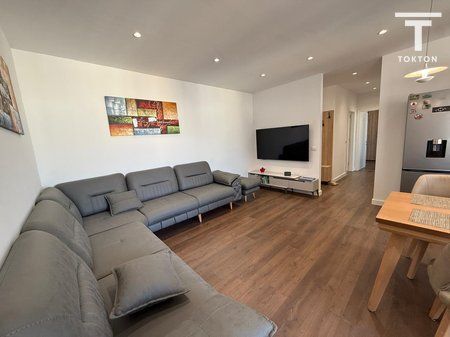 QIRA, RRUGA: "MINE PEZA" TIRANË, APARTAMENT 2+1+2