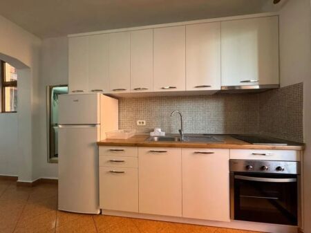 Apartment 1+1 for rent in Myslym Shyri, near Bar Momo-47,000 lek