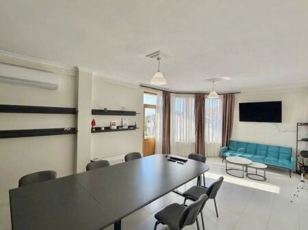 Qera | Ambjent Biznesi | Qytet Studenti | 600 €/muaj