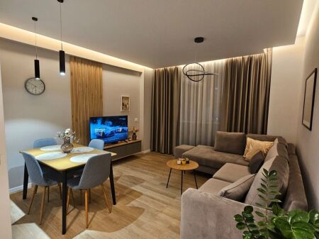 Apartament fantastik 2+1 per qira në Ali Dem, afer fushes