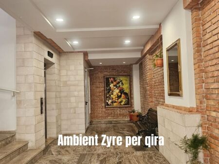Ambient Zyre me qera - Liceu Artistik