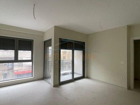 For sale, 1+1 Apartment, Dervish Hekali Street, Red School, Tirana