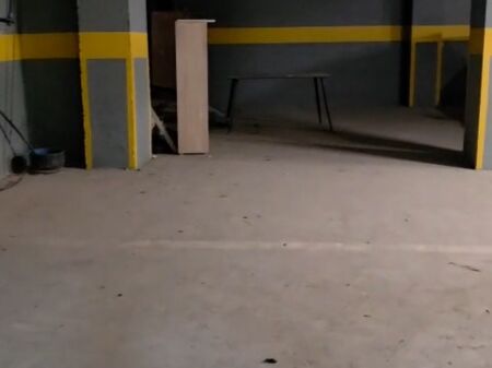 🚗 Si affittano 5 posti auto o spazio di magazzino