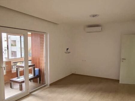 OFFICE FOR RENT 88 M2 CENTER 120,000 LEKES FH-64907