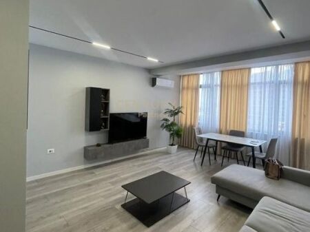 Apartament ne shitje 2+1 tek 21 Dhjetori,