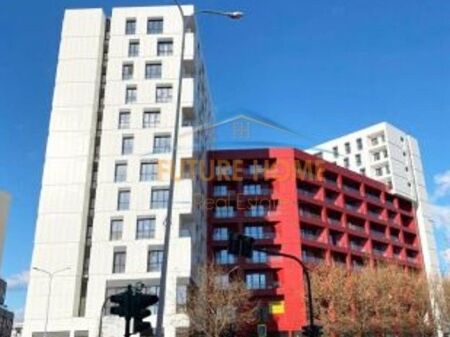 Shitet, Apartament 2+1+2, Kompleksi Arlis, Farmacia 10, Rruga e Dibres, Tirane.