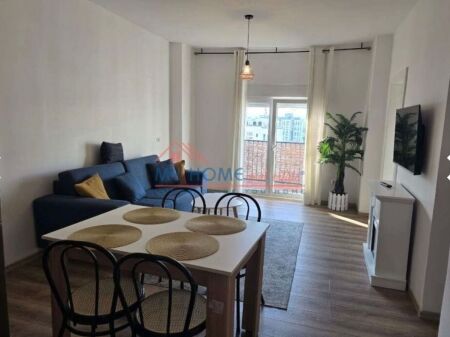 Jepet me qera apartament 2+1 mbrapa Concord center,Rruga 5 Maji