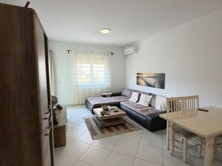 Apartament 1+1 per shitje kopshti Botanik