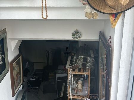 SHOP FOR RENT 15 M2 VASIL SHANTO 40,000 LEKE FH-64930