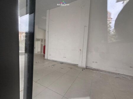 Dyqan Me Qera Tek Rruga e Barrikadave (ID BD21831) Tirane