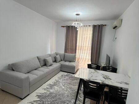 Shitet Apartament 1+1 tek Alb Adriatik, Golem
