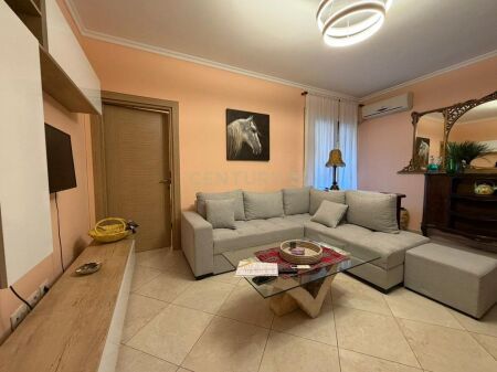 Apartament 1+1 me qira pranë Ministrisë së Jashtme