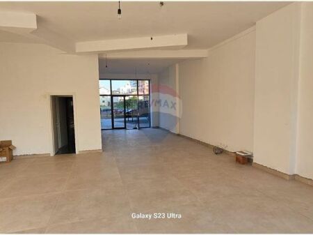 Locale commerciale in affitto in un nuovo complesso in via Jordan Misja!