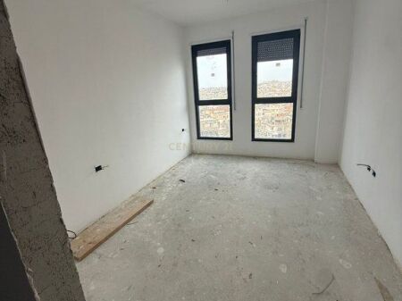 VENDESI APPARTAMENTO 1+1 – VIA DIBRËS