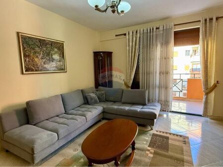Apartament 1+1 me qera Komuna e Parisit