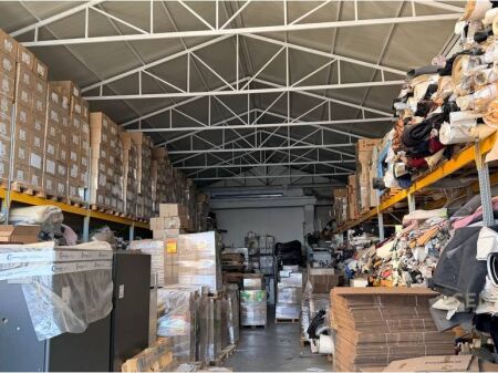 Jepet me qira magazinë 600 m² në zonën e Rruga Jordan Misja