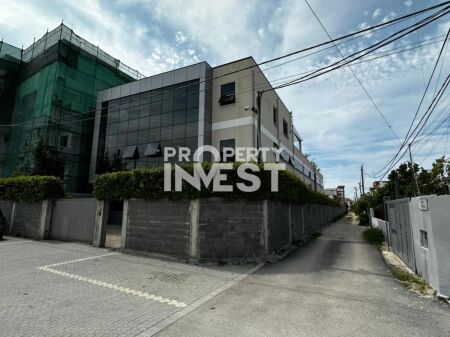 Shitet Kapanon, truall dhe ndertese Durres