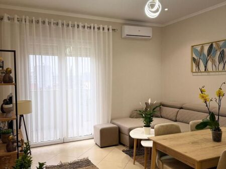 Super 1+1 ne Qera tek Rruga e Kavajes