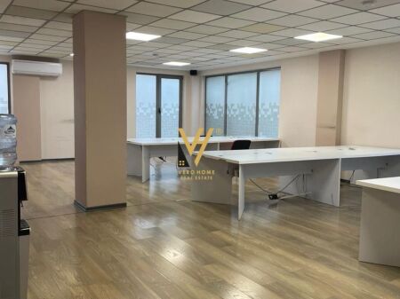 OFFICE 307 M2 FOR RENT ON ABDULLA KETA STREET, CENTER 3,400 EURO