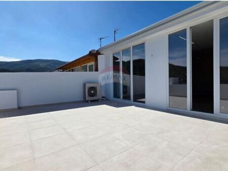 PENTHOUSE EKSKLUZIVE NË SHITJE – LUNGOMARE, VLORË 🌊