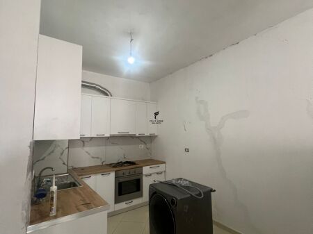 SHITET APARTAMENT 1+1 ASTIR 8.500.000 LEKE FH-65177