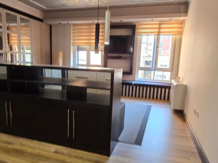 Shitet apartament te Myslym Shyri