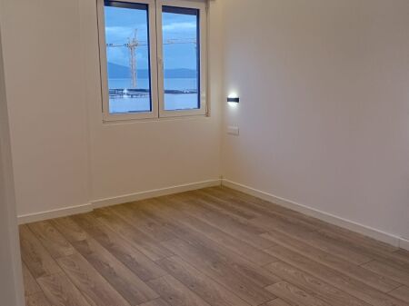 Shitet apartament