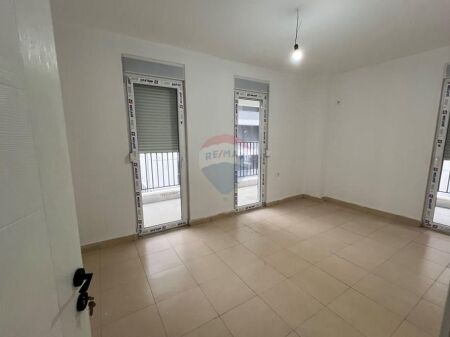 Apartament 3+1 për shitje në Rrugën 5 Maji, Tiranë