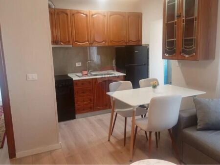 Jepet Apartament me Qira te Ambasada Amerikane