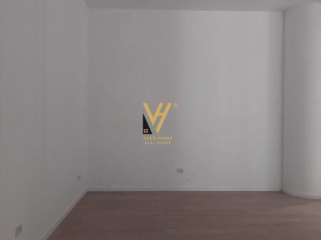 OFFICE 32 M2 FOR RENT AT MINE PEZA 100,000 LEKE