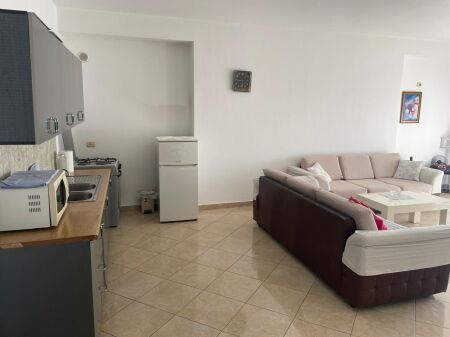 Apartament me qera terminali pallatet e verdha