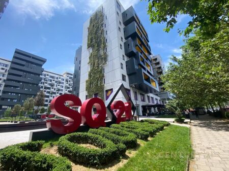 Commercial space for rent, Square 21