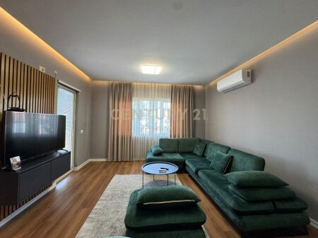 SHITET APARTAMENT 1+1 NE DON BOSKO, PRANE BUJTINES SE GJELIT