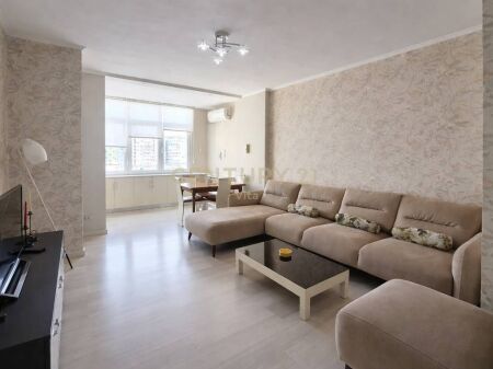 2+1 Apartment for Rent near the Fruit and Vegetable Market, Durres !!