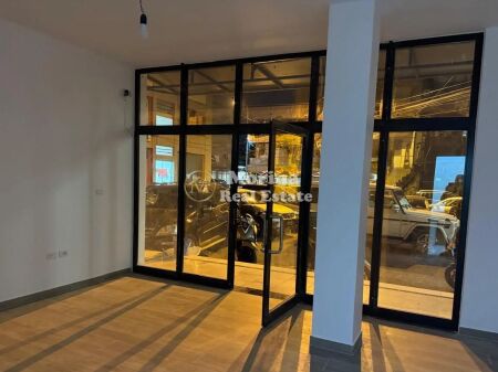 Qera | Ambjent Biznesi | Rruga Pjetër Bogdani | 450 €/muaj