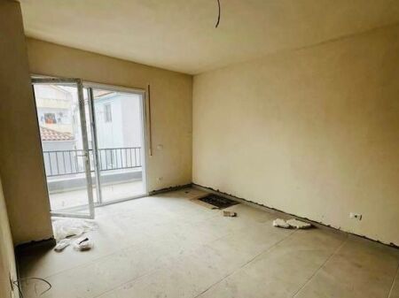 APARTAMENT 2+1 PER SHITJE / 5 MAJ