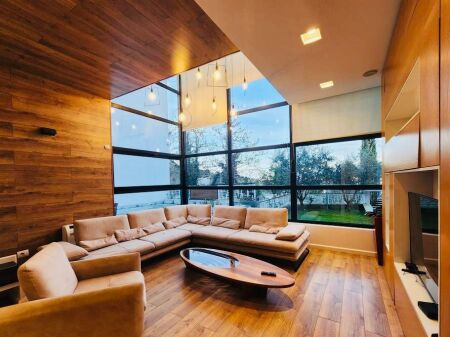 VILLA CON PISCINA IN AFFITTO A TEG!!!