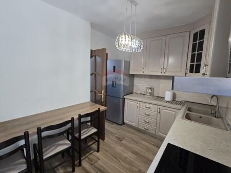 Appartamento 4+1+2 in affitto in Via Mine Peza