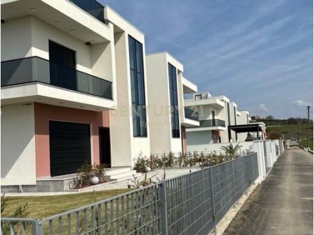 EKSLUZIVE! SHITET VILE INDIVIDUALE ME PISHINE NE GJIRIN E LALZIT! 340.000€