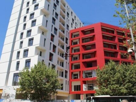 OFFICE FOR RENT 240 M2 DIBRA STREET 250,000 LEKE FH-65283