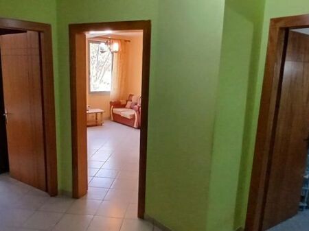Lezhë qendër shitet apartament 2+1