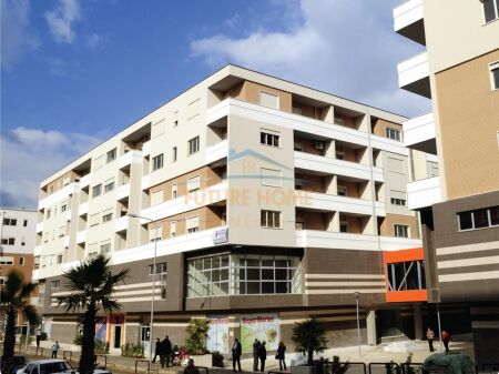 Qera, Ambjent Biznesi, prane qendres Kristal,Tirane.